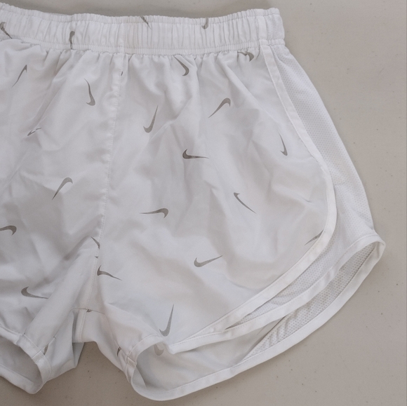 Nike Women's High-Rise Active Running Athletic Shorts - Picture 4 of 14